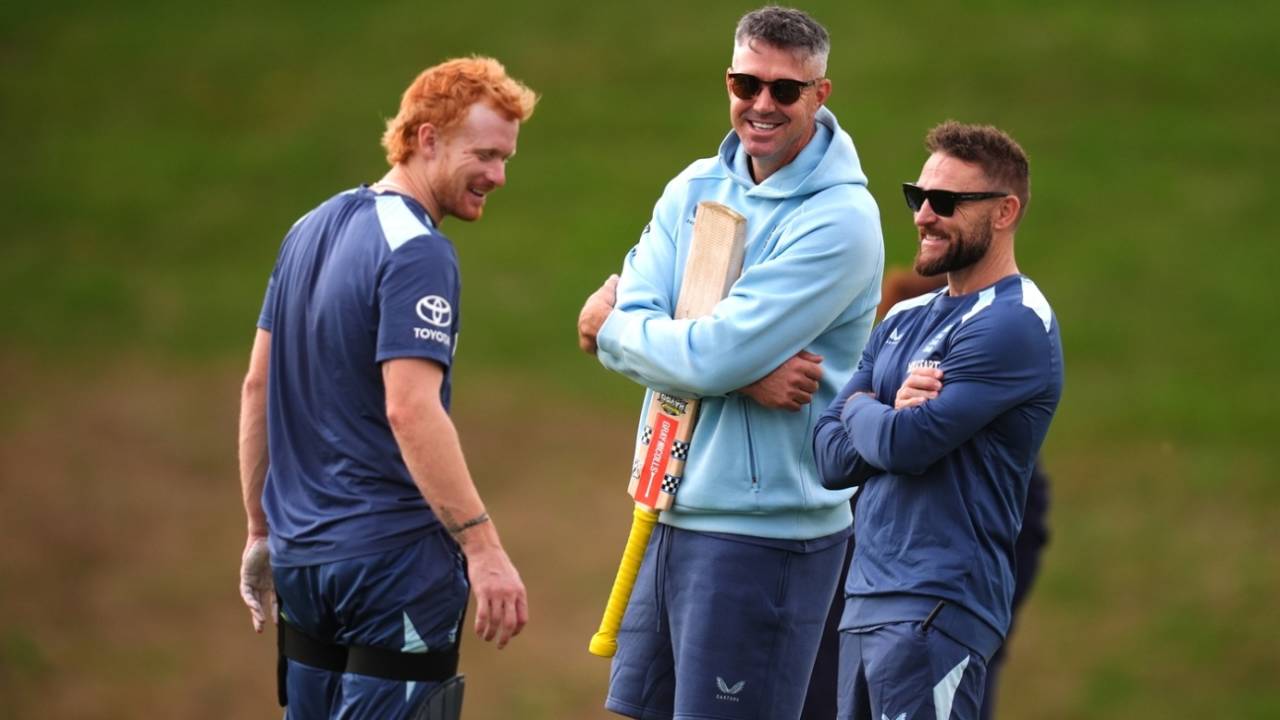 Jordan Cox, Kevin Pietersen and Brendon McCullum share a lighter moment at training, Utilita Bowl, September 14, 2026