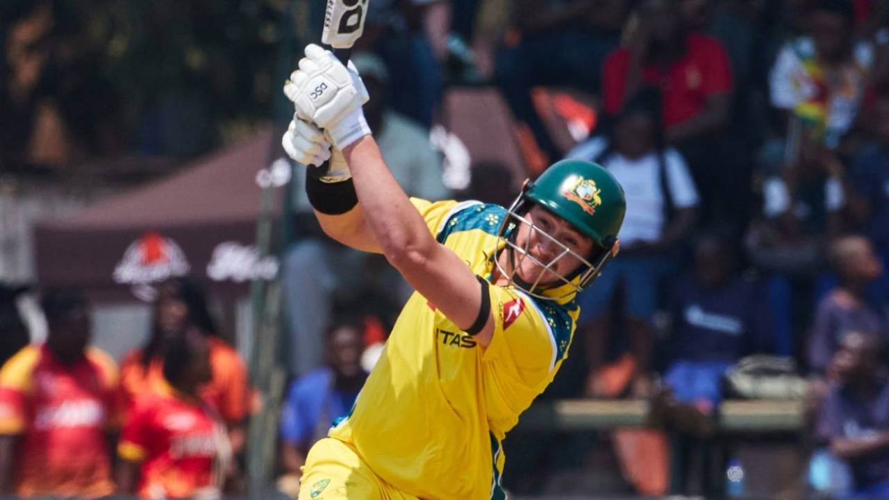 Matt Renshaw launches down the ground, Zimbabwe vs Australia, 1st ODI, Harare, September 15, 2026