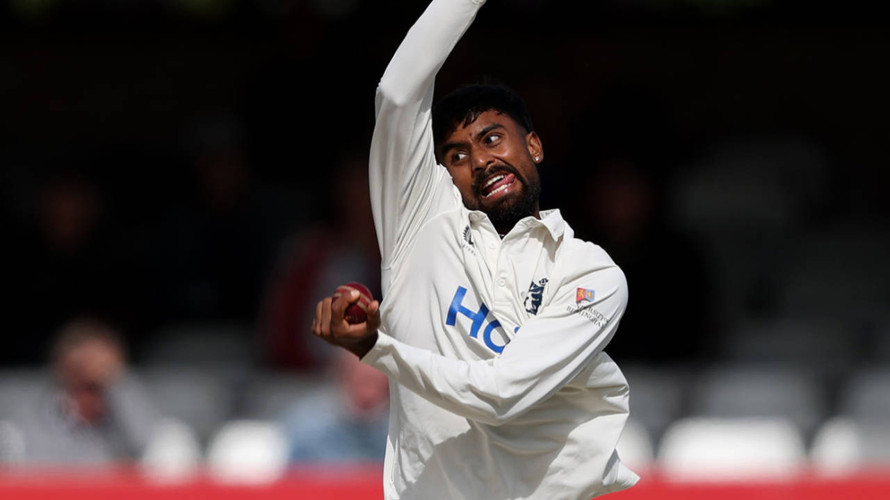 Manav Suthar dismissed both openers, Essex vs Warwickshire, Chelmsford, County Championship Division One, September 16, 2026