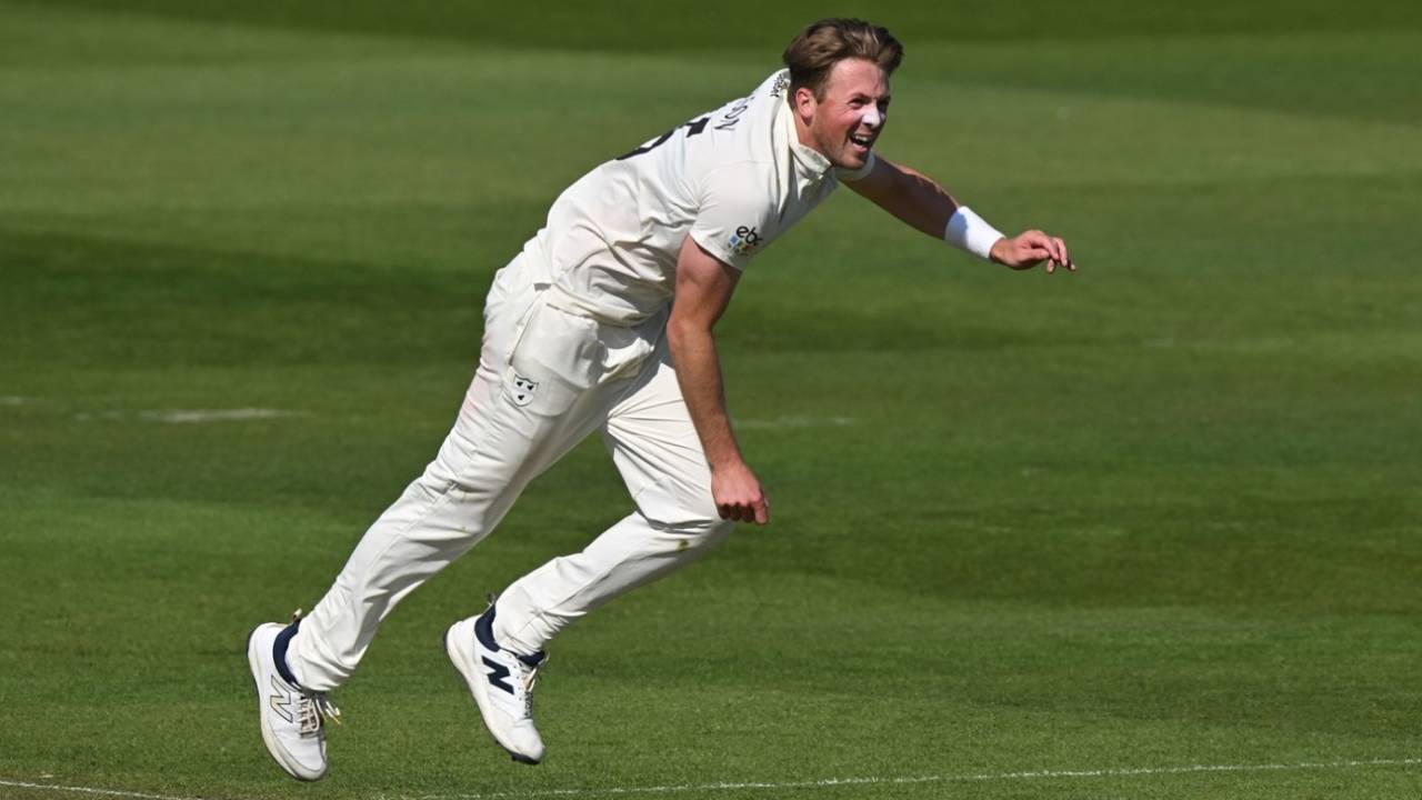 Ben Allison sends one down, Sussex vs Worcestershire, County Championship, Hove, May 9, 2025