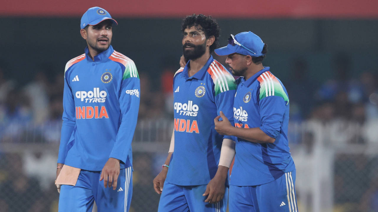 Ravindra Jadeja has a chat with Kuldeep Yadav and Shubman Gill, India vs West Indies, 2nd ODI, Guwahati, September 30, 2026