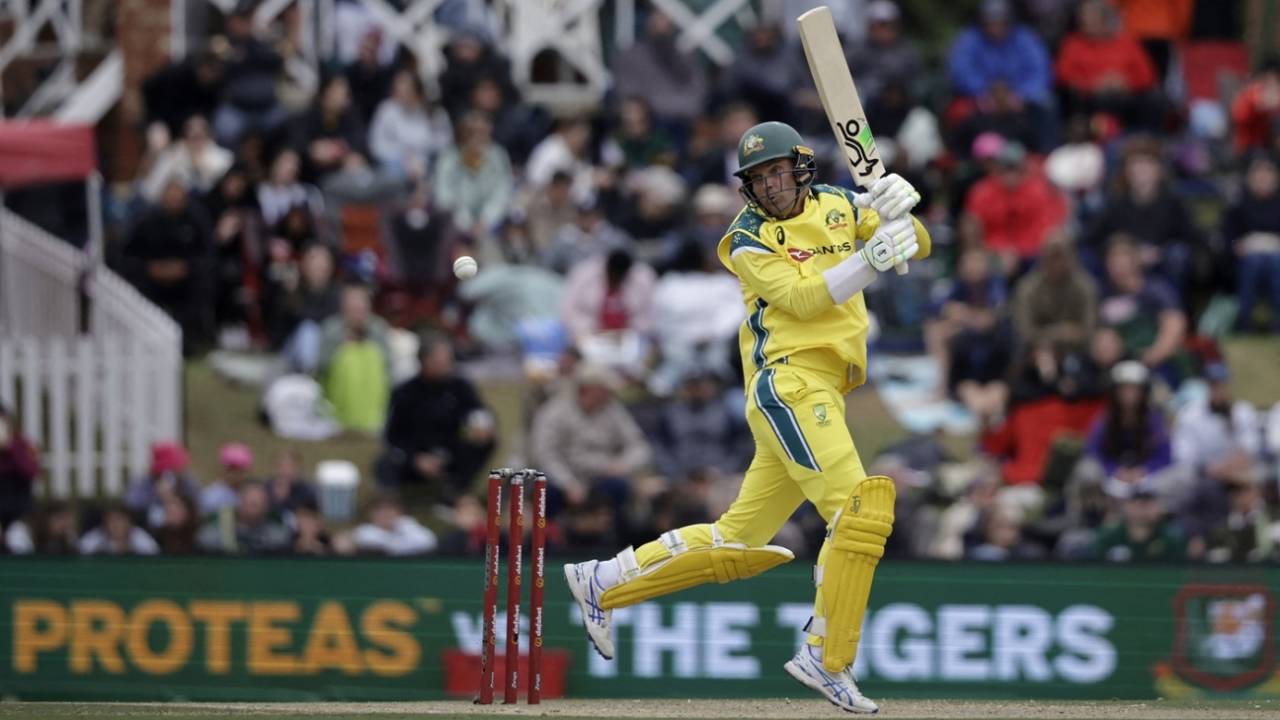 Alex Carey takes evasive action, South Africa vs Australia, 3rd ODI, Potchefstroom, September 30, 2026
