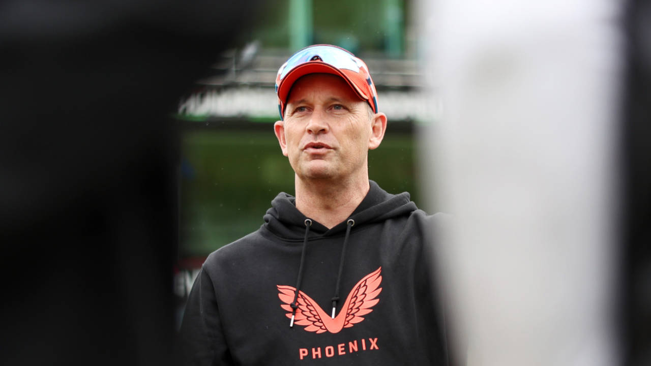 Shane Bond speaks to his Birmingham Phoenix squad during the 2026 season