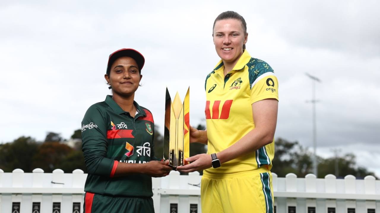 Nigar Sultana and Tahlia McGrath pose with the trophy, Australia vs Bangladesh, 1st ODI, Brisbane, October 8, 2026