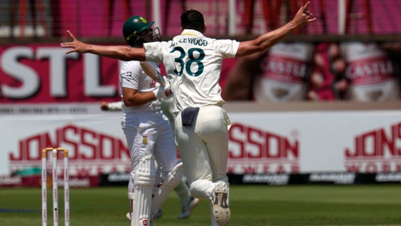 Josh Hazlewood celebrates the wicket of Wiaan Mulder, South Africa vs Australia, 1st Test, Durban, 5th day, October 13, 2026