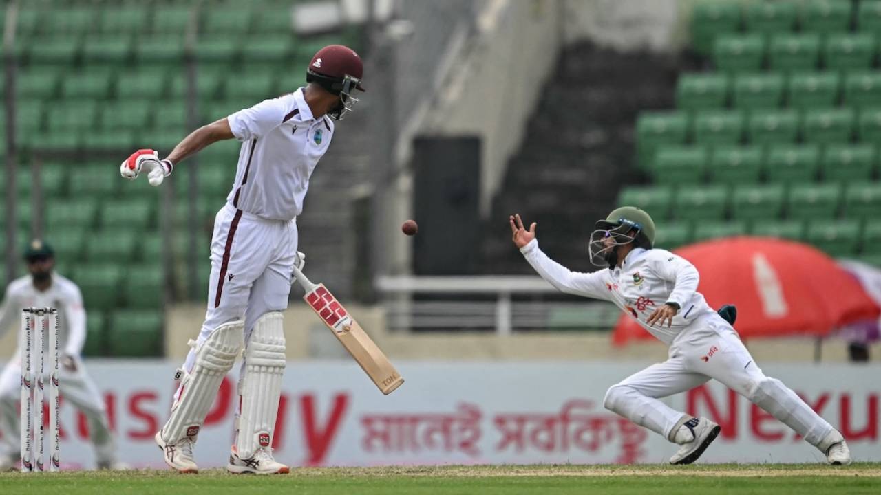 Mominul Haque gave Roston Chase a life, Bangladesh vs West Indies, 1st Test, Dhaka, 3rd day, October 30, 2026