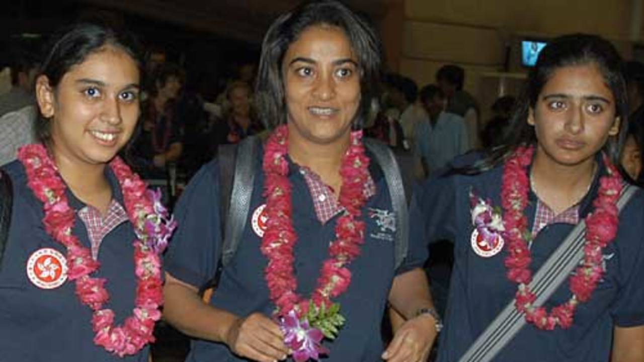 The Hong Kong women's team arrives in Pakistan, Lahore, September 15, 2006