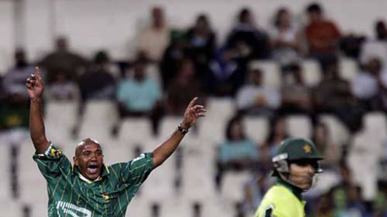 Roger Telemachus produced a superb spell and removed Abdul Razzaq, South Africa v Pakistan, Twenty20, Johannesburg, February 2, 2007