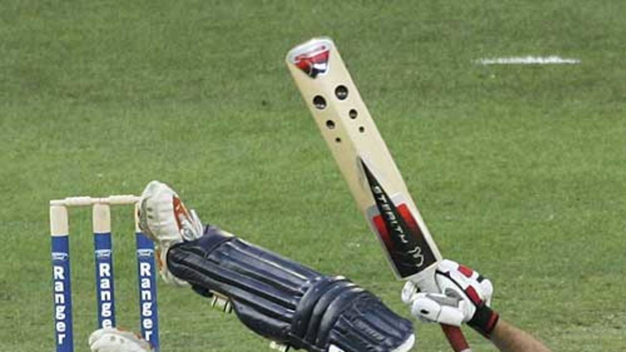 Jon Moss is felled during his innings, Victoria v Queensland, Ford Ranger Cup final, Melbourne, February 25, 2007