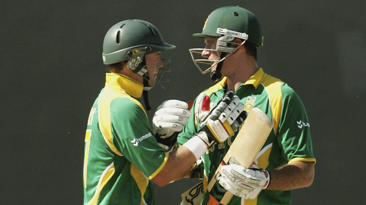 Graeme Smith and AB de Villiers during their whirlwind stand, Group A, St Kitts, March 24, 2007