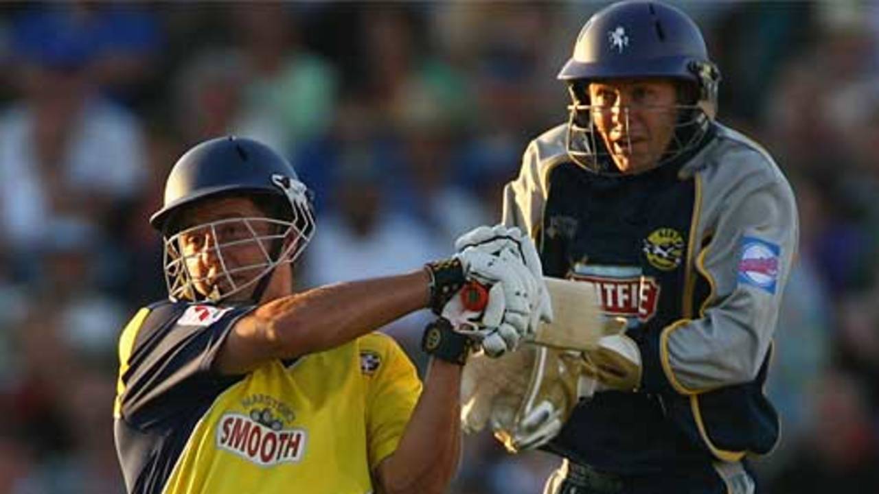 Mark Hardinges boosted Gloucestershire with an unbeaten 39