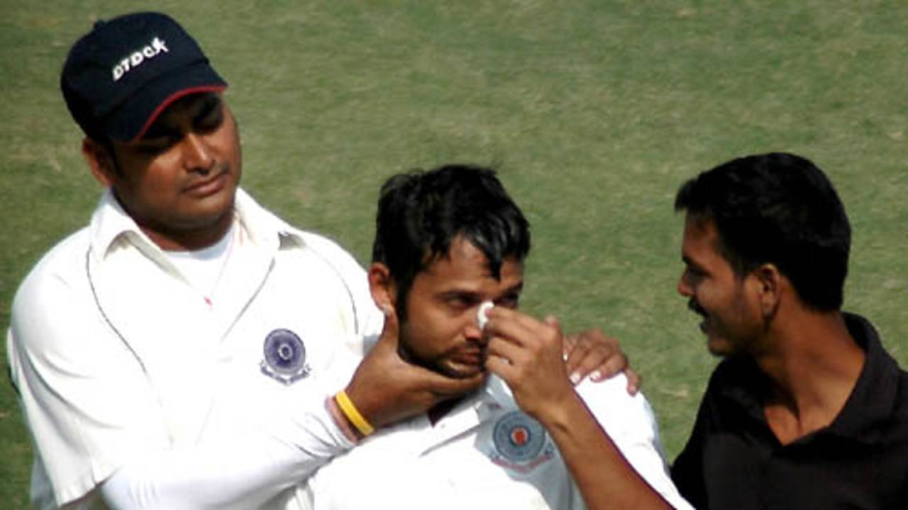 Hemal Watekar retired hurt at 100 after being struck on the nose by a rising delivery by Gagandeep Singh, Punjab v Andhra, Ranji Trophy Super League, Group B, 1st round, 4th day, Amritsar, November 6, 2007 