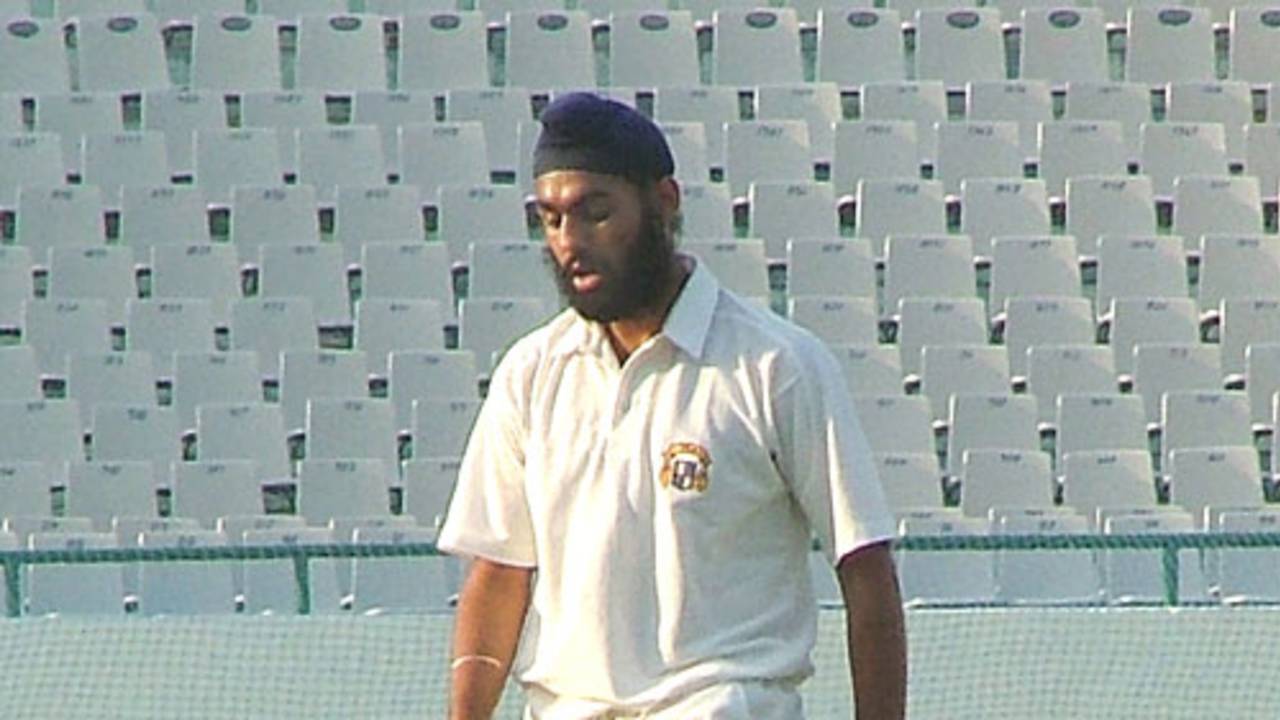 Birinder Singh picked up two wickets in Hyderabad's second innings