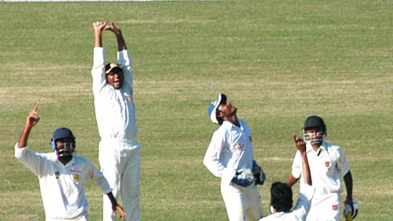 Yasin Arafat takes the wicket of Sylhet's Sharifullah