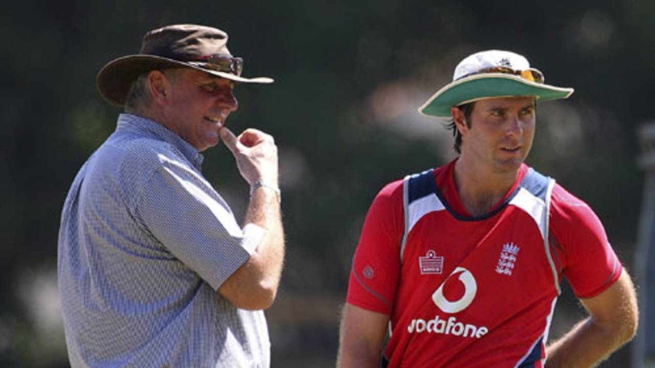 David Graveney and Michael Vaughan chat in the nets, Kandy, November 29, 2007