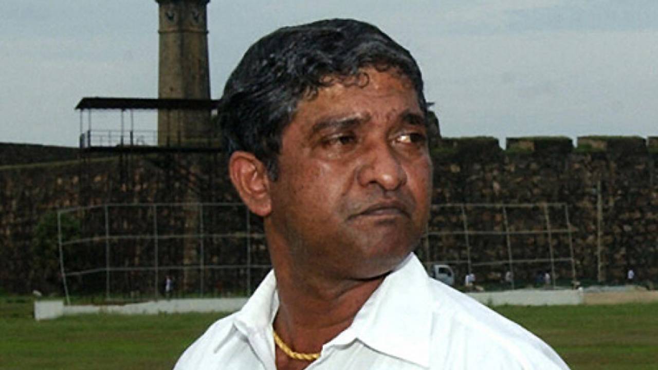 Jayananda Warnaweera inspects Galle International Stadium, April 29, 2005