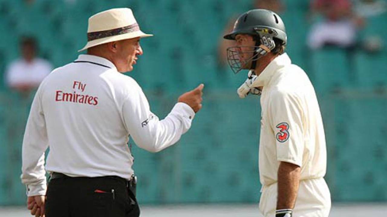 Ricky Ponting and the umpire Mark Benson exchange words, Australia v India, 2nd Test, Sydney, 4th day, January 5, 2008