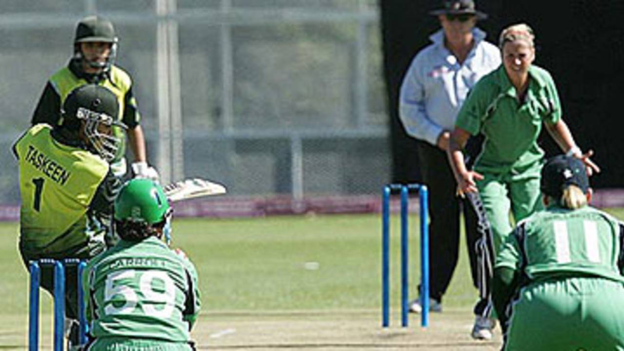 Tasqeen Qadeer cuts on her way to 30, Ireland Women v Pakistan Women, ICC Women's World Cup Qualifier, Stellenbosch, February 18, 2008