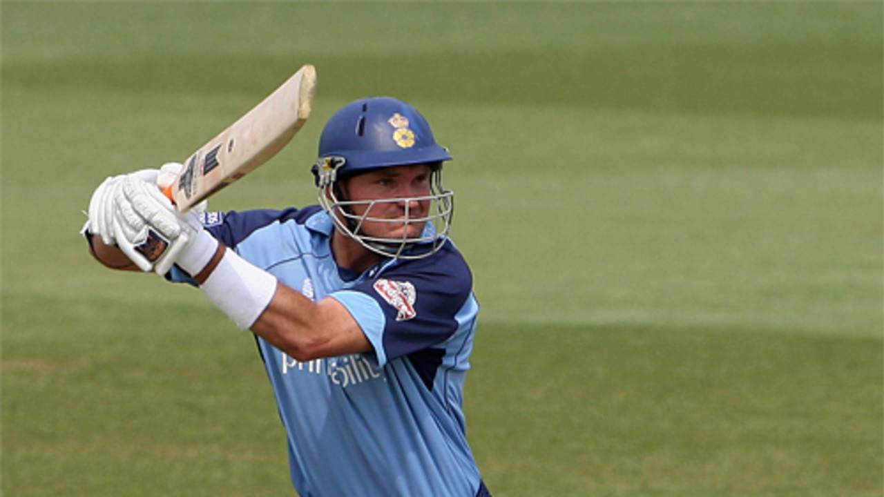 Steve Stubbings carried his bat for 95, Derbyshire v Lancashire, Friends Provident Trophy, Derby, May 22, 2008