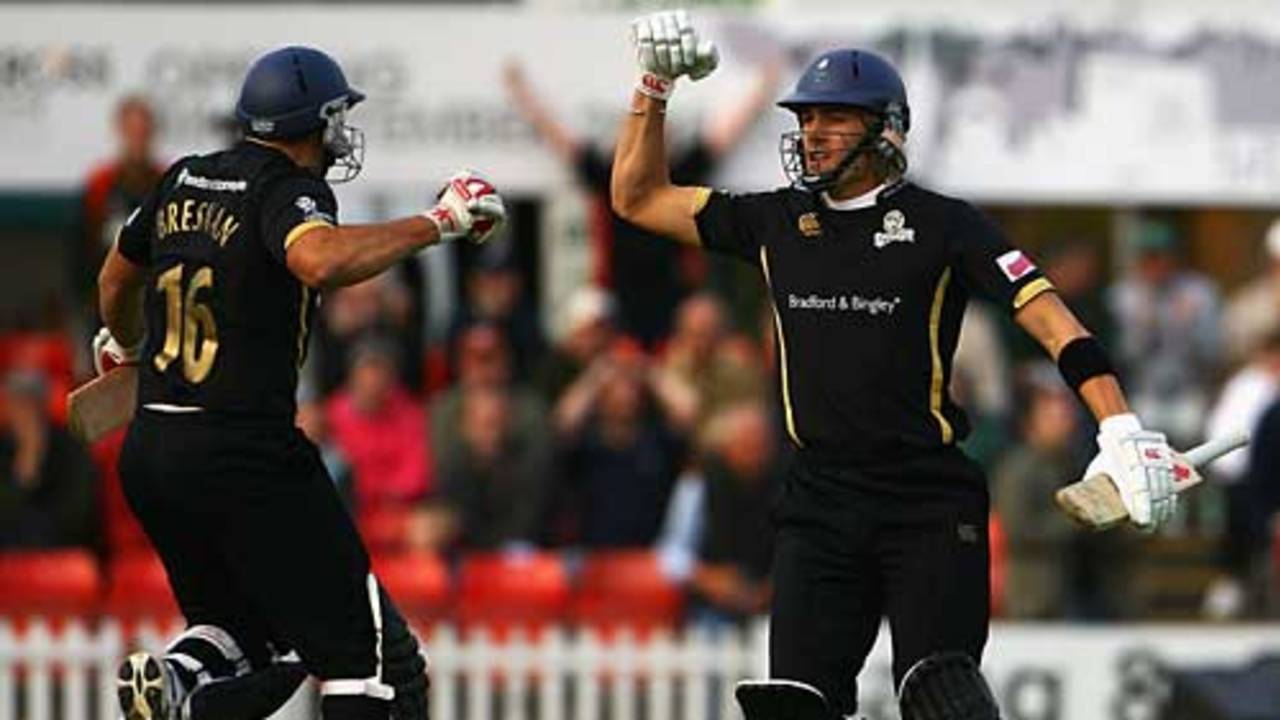 Chris Taylor (right) and Tim Bresnan celebrate Yorkshire's last-ball win, Leicestershire v Yorkshire, Twenty20, Grace Road, June 17, 2008