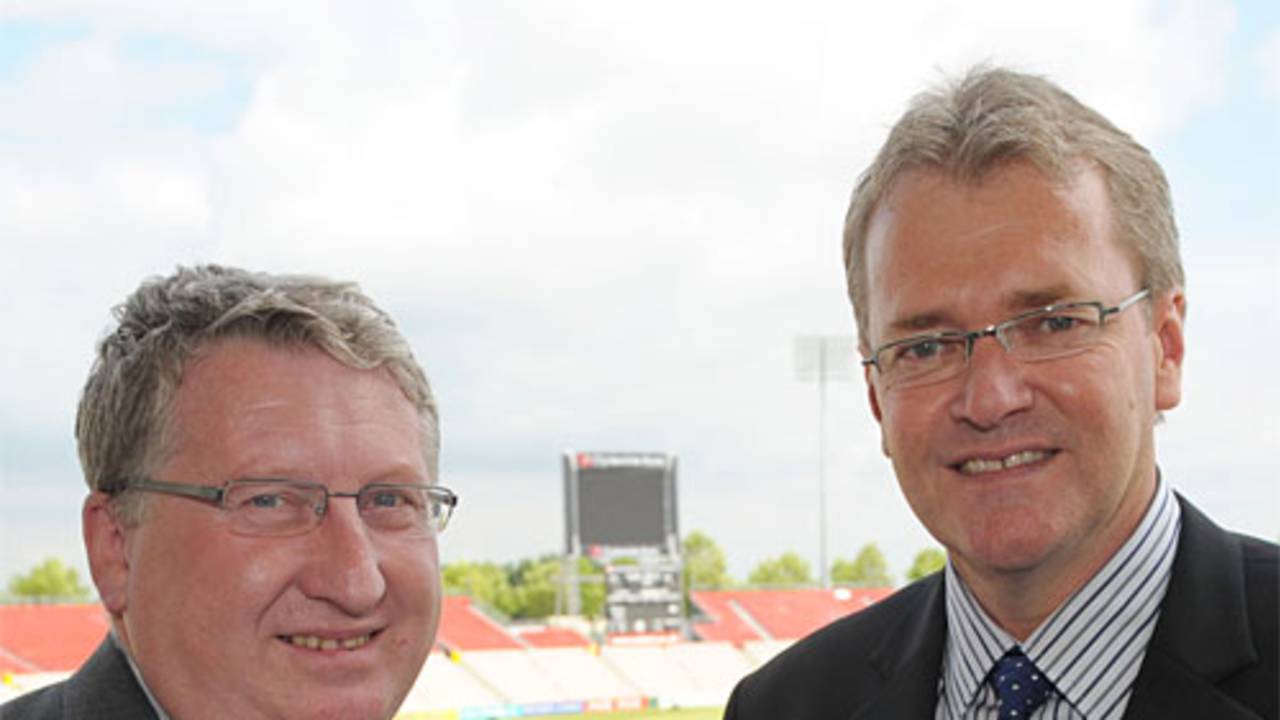 ECB chief executive, David Collier and Mike Haysman, Stanford 2020 director of cricket, at the launch of the Super Series, Rose Bowl, July 25, 2008