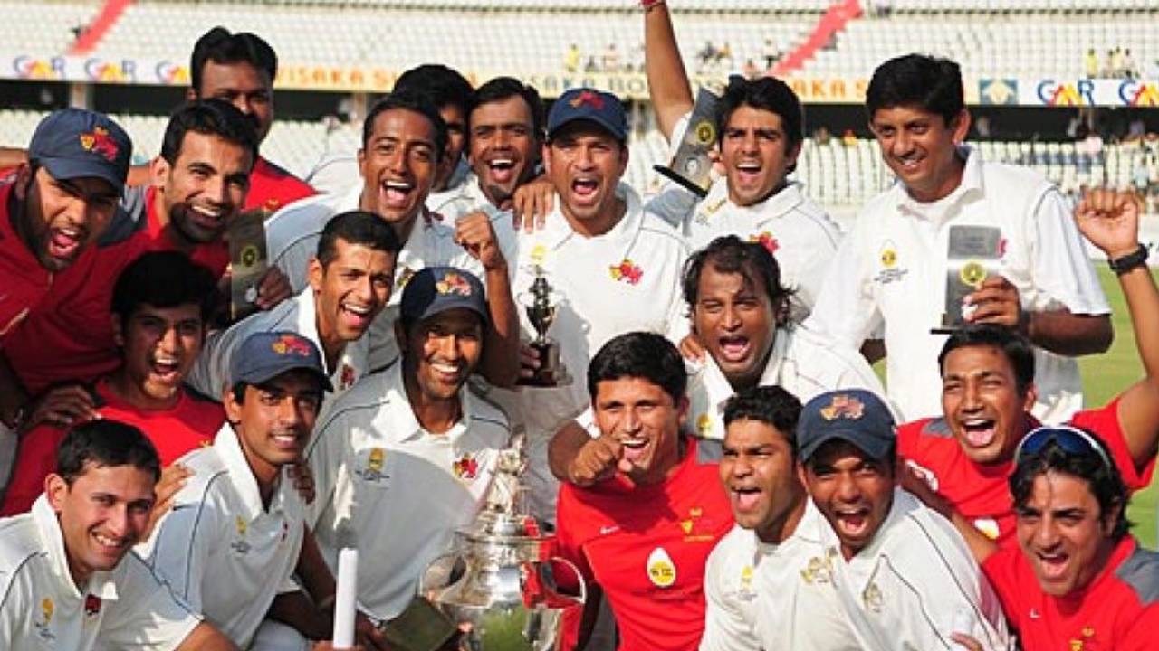 The victorious Mumbai team after winning the Ranji Trophy, Mumbai v Uttar Pradesh, Ranji Trophy final, 5th day, Hyderabad, January 16, 2009