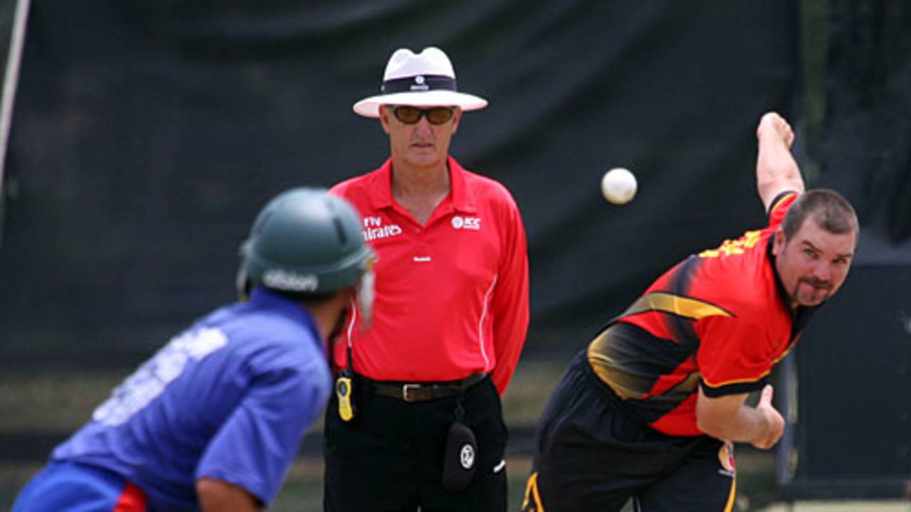 Jamie Brazier delivers the ball, Afghanistan v Papua New Guinea, World Cricket League, Buenos Aires, January 28, 2009
