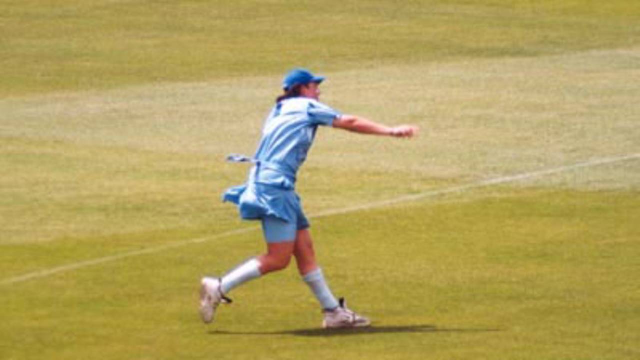 Bronwyn Calver fielding for NSW.   2nd final Australian NWCL.  18 December 1999