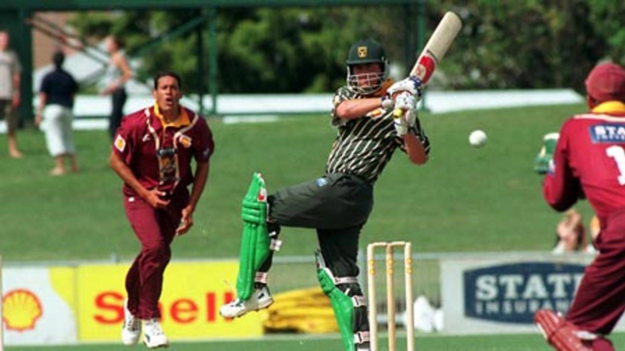 Central Districts opening batsman David Kelly misses an attempted pull from a wide ball down the leg side from Northern Districts opening bowler Daryl Tuffey, taken by wicket-keeper Robbie Hart, Shell Cup Semi Final: Central Districts v Northern Districts at McLean Park, Napier, 21 January 2001