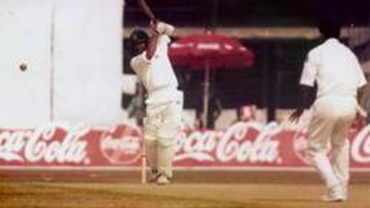 Glorious cover drive by Mehrab at the bowling of Abdur Razzak