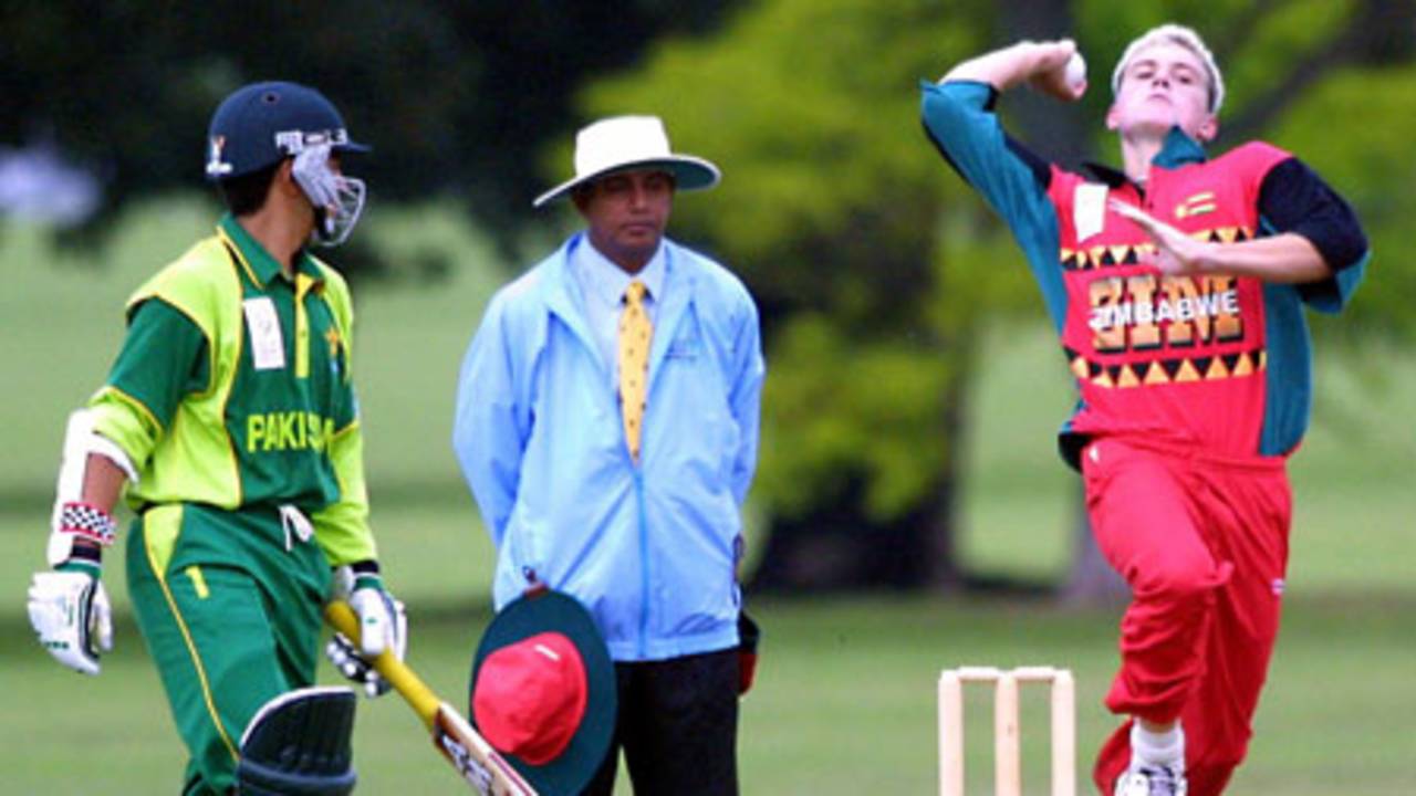 Zimbabwe Under-19 bowler Jordane Nicolle delivers a ball. ICC Under-19 World Cup Warmup: Pakistan Under-19 v Zimbabwe Under-19 at Hagley Oval, Christchurch, 16 January 2002.