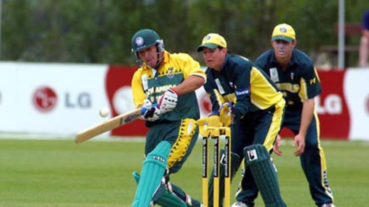 De Kock pulls a delivery through square leg. ICC Under-19 World Cup Super League Group 2: Australia Under-19s v South Africa Under-19s at Lincoln, 28 Jan 2002