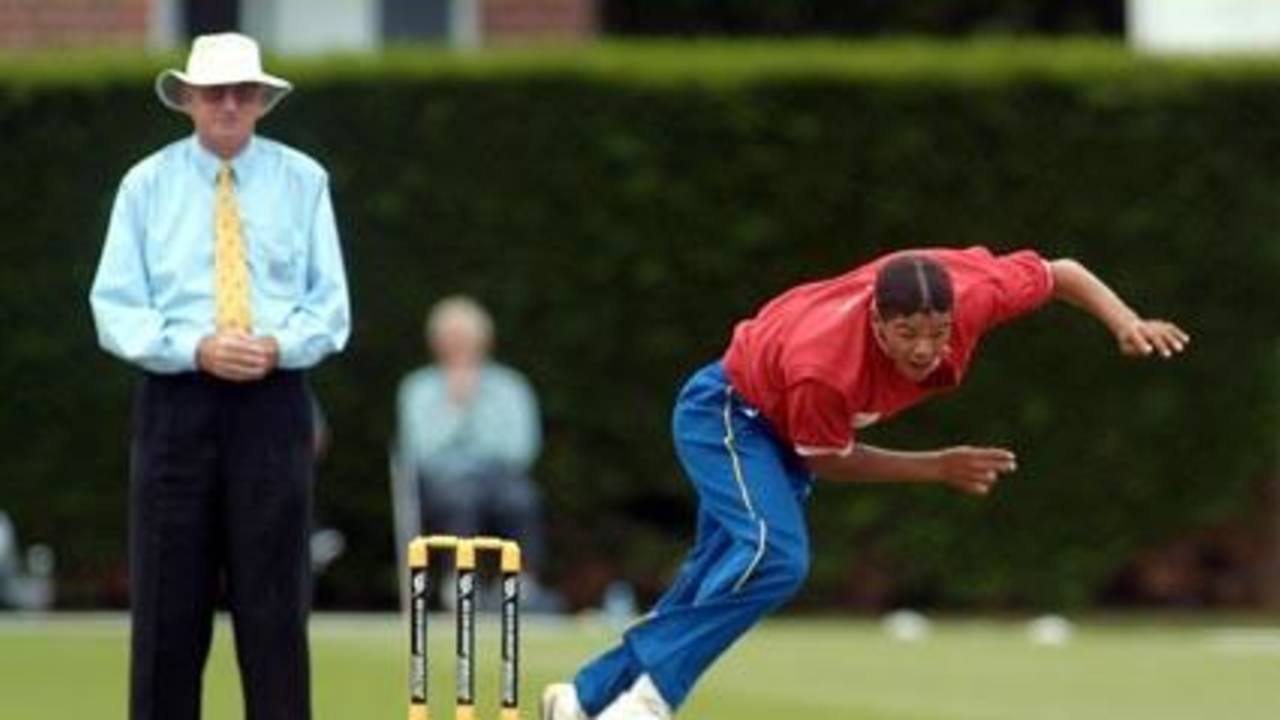 Van Rooi delivers a ball. 1st ICC Under-19 World Cup Plate Championship Semi Final: Namibia Under-19s v Zimbabwe Under-19s at Lincoln, 4 Feb 2002