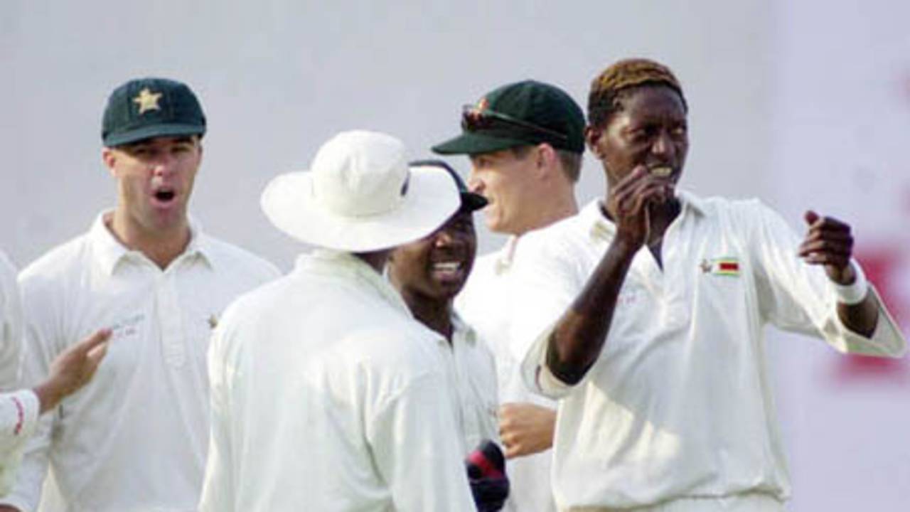 India v Zimbabwe, 2nd Test match, Day Two, Feroz Shah Kotla, Delhi, 28 Feb-4 March 2002