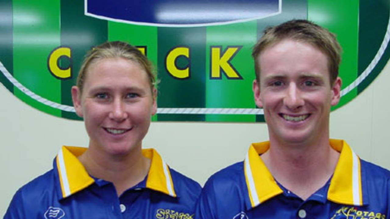 State Otago Sparks player Rowan Milburn and State Otago Volts player Robbie Lawson model the new uniforms for the 2001/02 season. 4 October 2001.