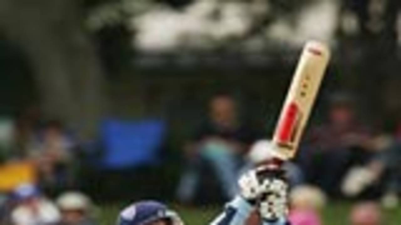 Shawn Bradstreet in action for NSW Blues v Tigers, October 2004