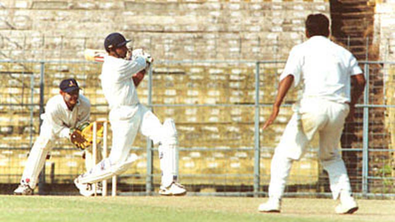 Sanjay Raul pulls a ball with disdain over Mid wicket