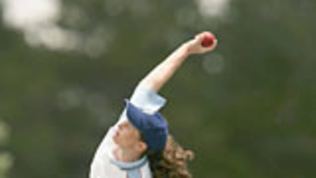 Sharon Millanta of New South Wales bowling against Victoria at the Chisholm Oval, Canberra, December 9 2004