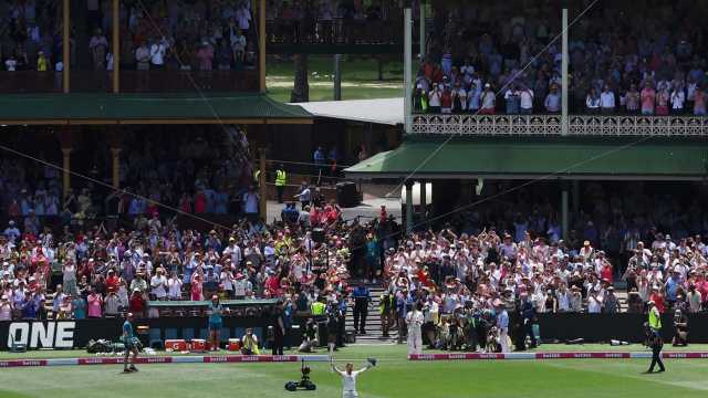 Finch recalls first meeting with 'chirpy' Warner