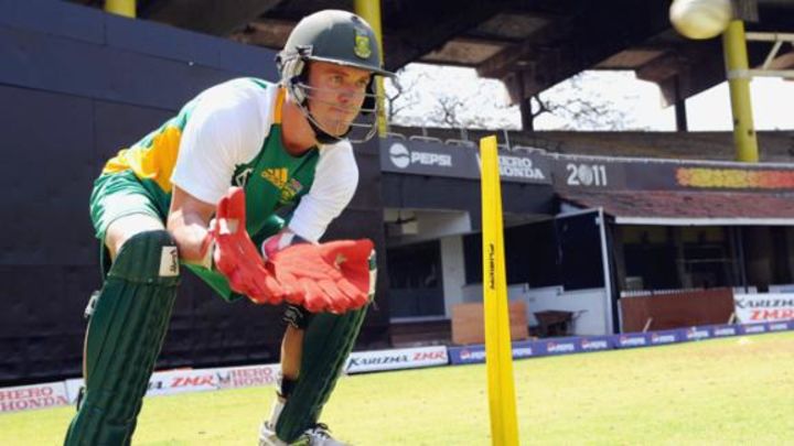AB de Villiers to keep wickets again