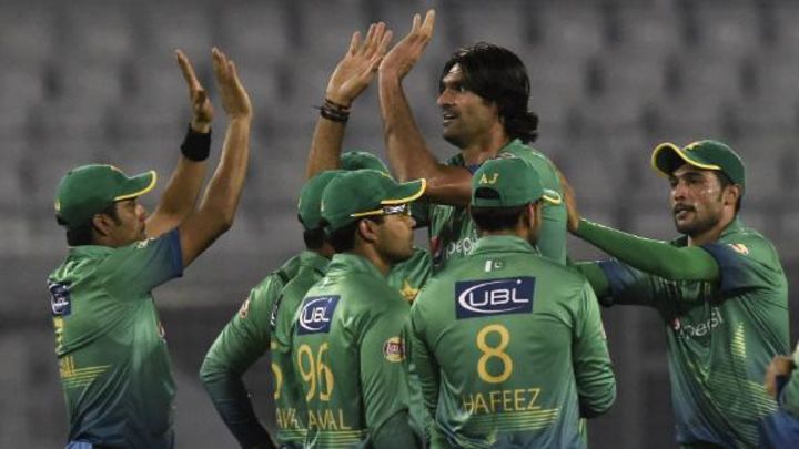 'Mature players take you out of problems' - Waqar