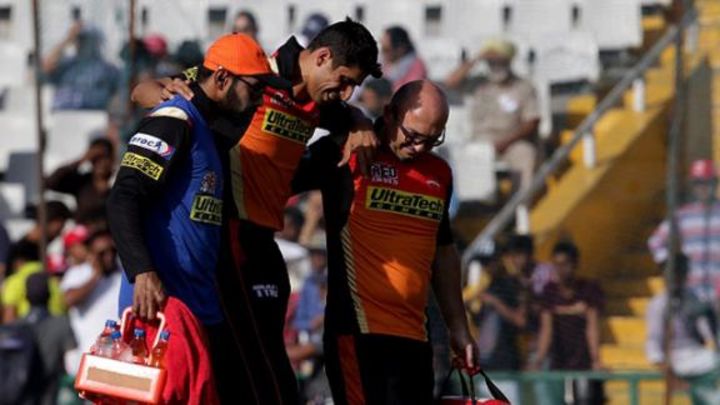 Nehra ruled out of rest of IPL