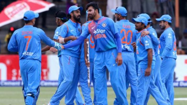Bangar praises Dhoni's leadership of young squad