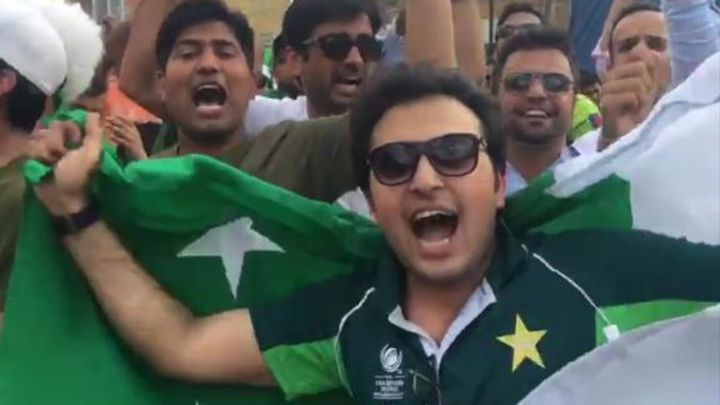 WATCH - Pakistan fans go wild