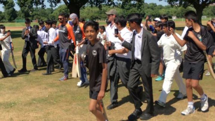 India's new left-hander, Kohli becomes the 'Pied Piper'