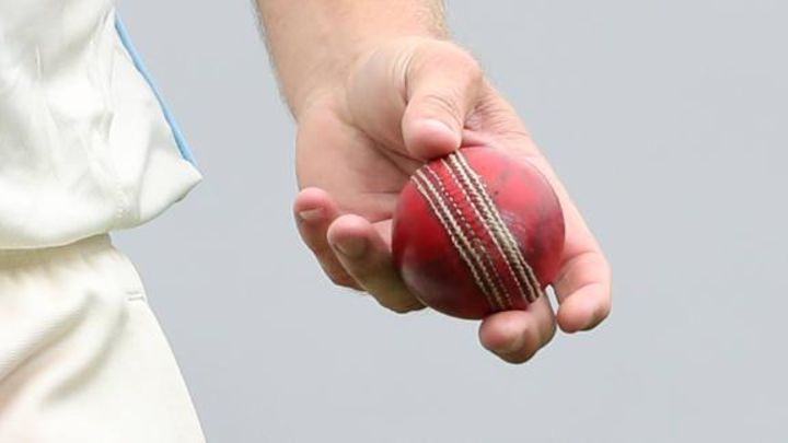 Faf du Plessis: I'm used to taking a bit of spit on my fingers in the slips