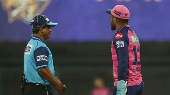 Should reviews be allowed for wide and no-ball calls? 
