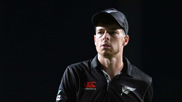 Santner on the challenges of bowling to Gill