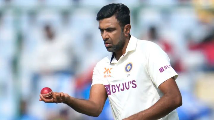 Ashwin's double-wicket over - Rubbish that Ashwin can only get left-handers out, says Ian Chappell