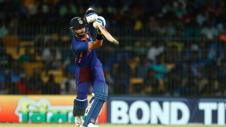 Shastri: 'Virat must bat at No. 4 if the team needs him to'